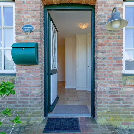 Vakantiehuis Stine Marie 1 *